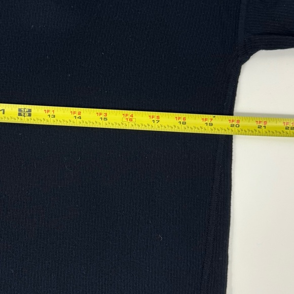 Lululemon Sweater Size 2 Black Long Sleeve Pullover Knit‎ - Picture 4 of 6